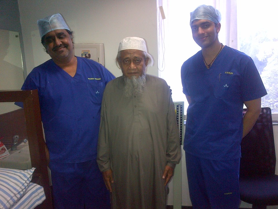Dr Ramesh Seshadri(Left) & Dr.Vorun (Right).Opt bypass surgery by them.at Narayana Hrudayalaya Health City Bangalore India