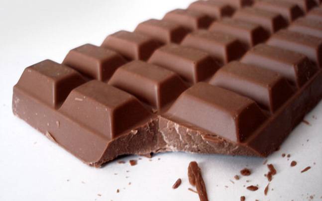 वजन घटाने में जीत हासिल करने के लिए चॉकलेट खाएं