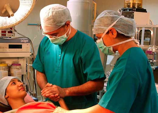العلاجات المتقدمة المتاحة لجراحة سرطان الثدي في الهند