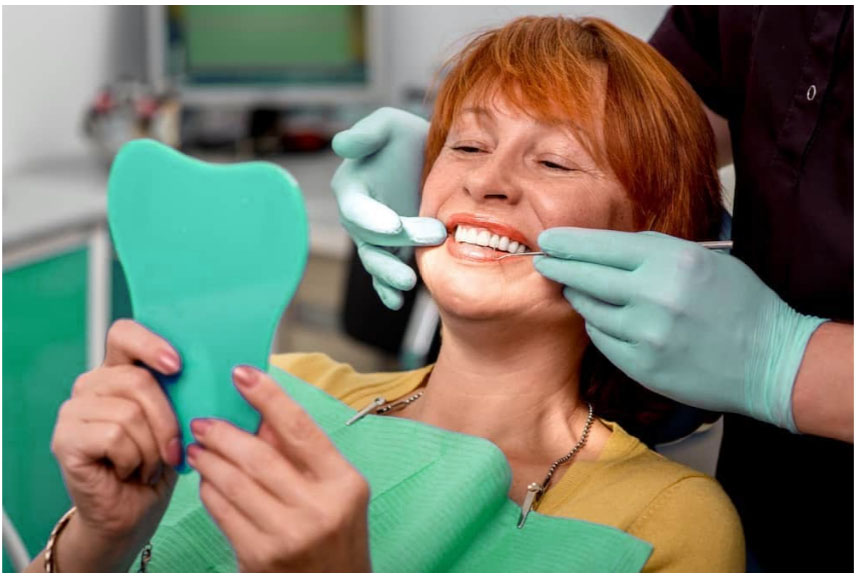 استخراج الأسنان مع أطقم الأسنان في الهند